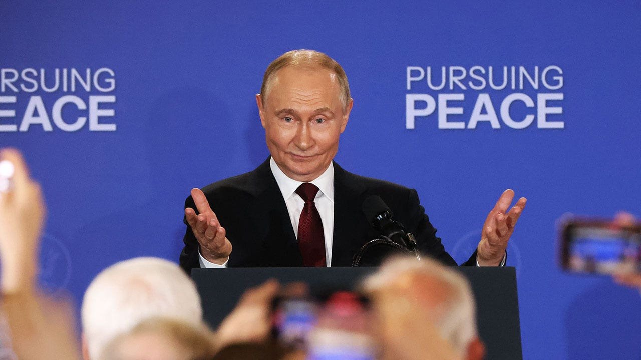 Putin invites Zelenskyy for talks in Moscow as Russia bombs Ukraine
